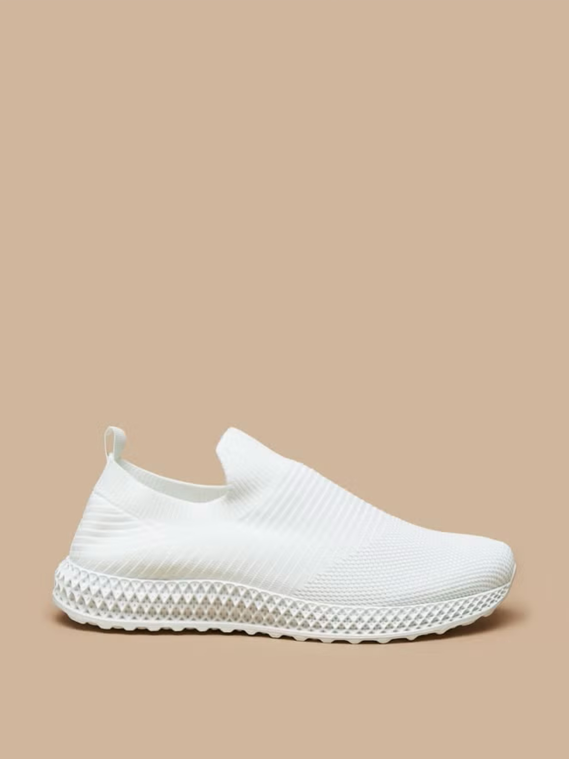 حذاء رياضي سهل الارتداء للرجال بتصميم مزخرف