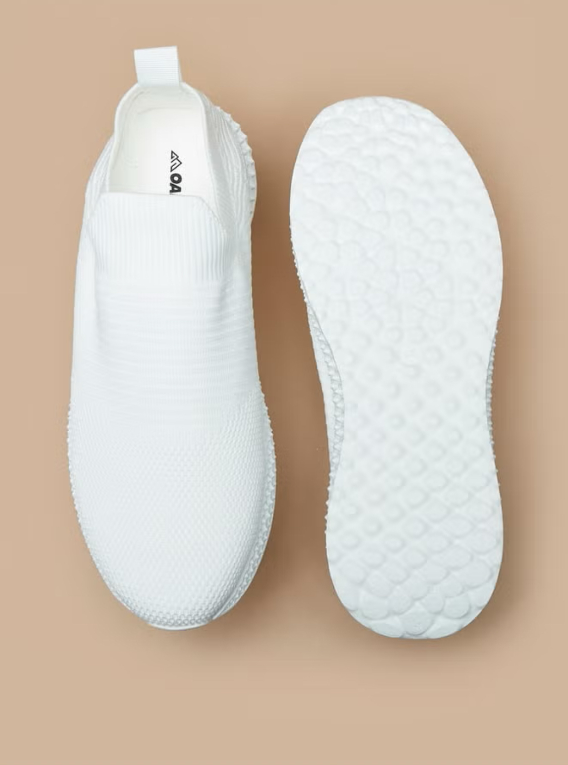 حذاء رياضي سهل الارتداء للرجال بتصميم مزخرف